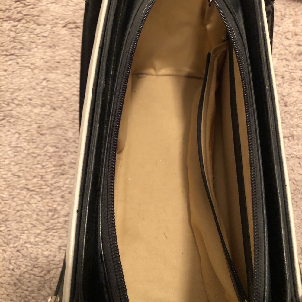 Miche Purse with 3 shells! - Picture 3 of 9